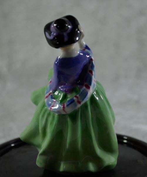 ROYAL DOULTON FIGURINE - from SUEZYT