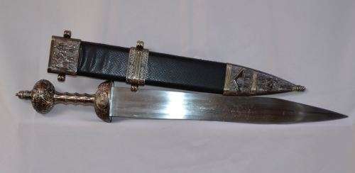 THE GLADIUS ROMAN SWORD REPLICA - from SUEZYT