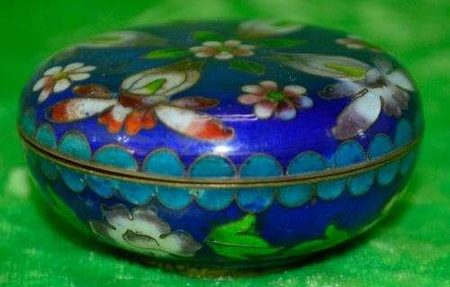PRETTY LITTLE CLOISONNE TRINKET HOLDER - from SUEZYT