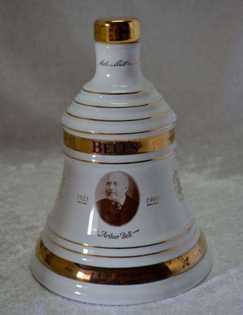 DECANTER BELLS CHRISTMAS 2009 LIMITED EDITION - EMPTY - from SUEZYT