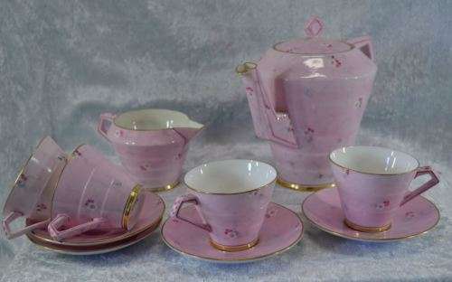 reserved Christiane PARAGON TEA SERVICE  'REPLICA OF ONE PRODUCED FOR H.M QUEEN MARY" - from SUEZYT