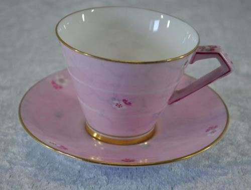 reserved Christiane PARAGON TEA SERVICE  'REPLICA OF ONE PRODUCED FOR H.M QUEEN MARY" - from SUEZYT