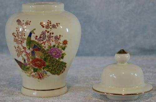GINGER JAR - JAPANESE - from SUEZYT