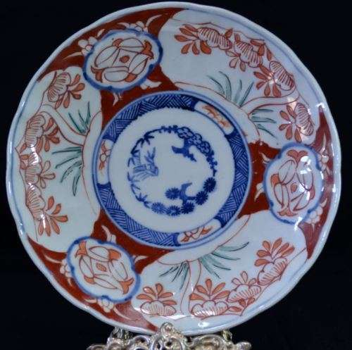 VINTAGE IMARI SHALLOW BOWL WITH SCALLOPED AND FLUTED EDGE - from SUEZYT