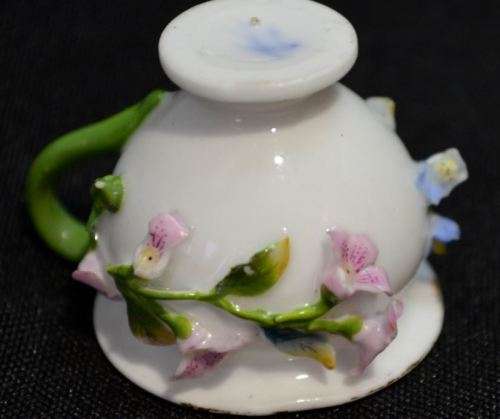 MEISSEN RARE MINIATURE TEAPOT AND DUO WITH APPLIED FLOWERS - from SUEZYT