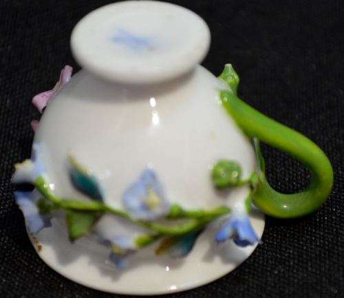 MEISSEN RARE MINIATURE TEAPOT AND DUO WITH APPLIED FLOWERS - from SUEZYT