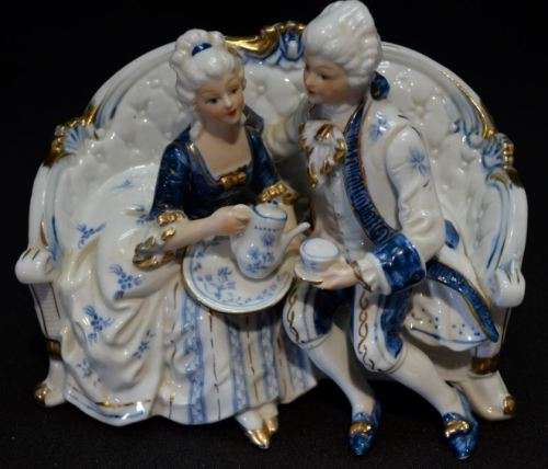 VERY DETAILED BLUE AND WHITE COUPLE FIGURINE - from SUEZYT