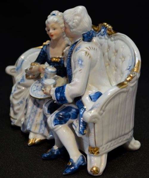 VERY DETAILED BLUE AND WHITE COUPLE FIGURINE - from SUEZYT