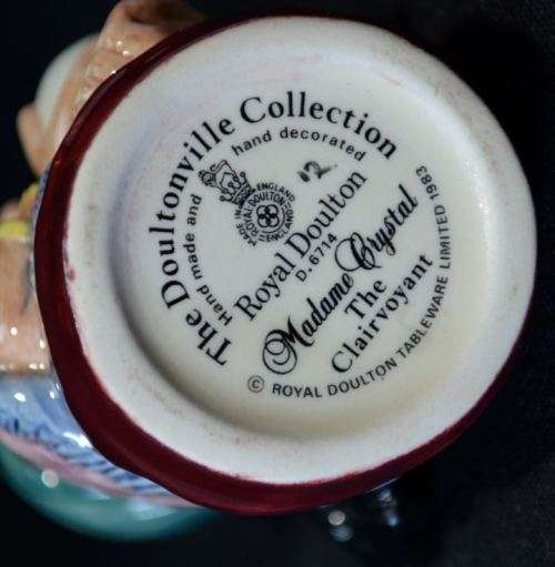 ROYAL DOULTON 11CMS MADAME CRYSTAL THE CLAIRVOYANT D6714 - from SUEZYT