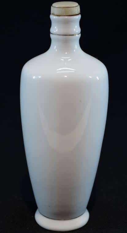 CHINESE RICE WINE BOTTLE WITH BLOSSOMS  -from SUEZYT