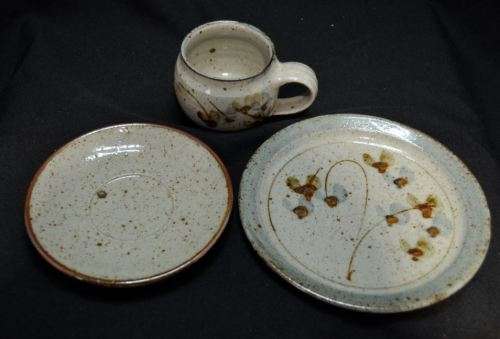 2 KOLONYAMA POTTERY TRIOS - 1 PRICE - from SUEZYT