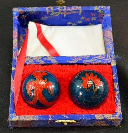VINTAGE CHINESE CLOISONNE MUSICAL CHIME BAODING BALLS - from SUEZYT