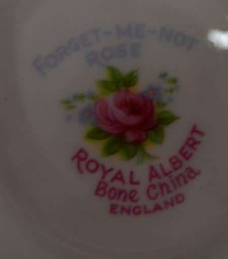 reserved ROYAL ALBERT "FORGET-ME-NOT-ROSE" REPLACEMENT CUP - from SUEZYT
