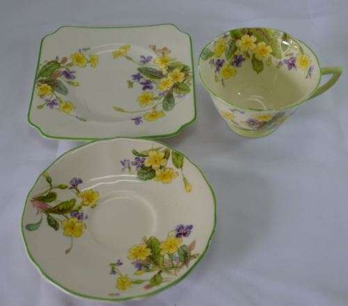 ROYAL DOULTON APRIL V2000 TEA SERVICE WITH 3 TRIOS - from SUEZYT