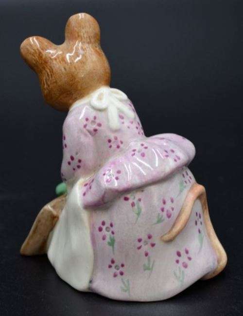 BEATRIX POTTER MOUSE HUNCA MUNCA SWEEPING - from SUEZYT