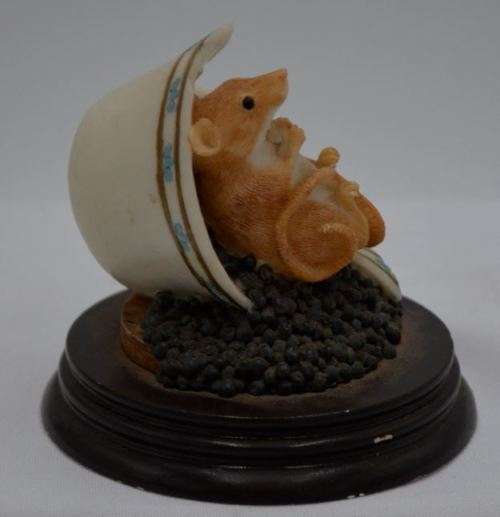 MOUSE IN A CUP FIGURINE - from SUEZYT