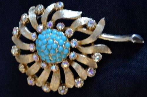 SPHINX GILT BROOCH - from SUEZYT
