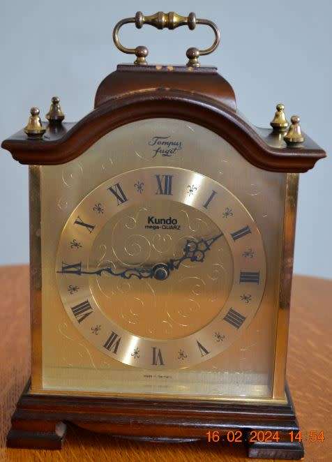 Kundo `mega-quartz` chiming bracket clock from West Germany - FROM SUEZYT