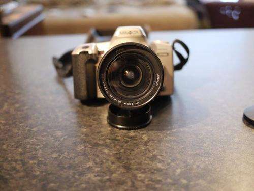 Minolta Dynax 404si  with Minolta AF Zoom 28-80mm 3.5-5.6 ++Mint++