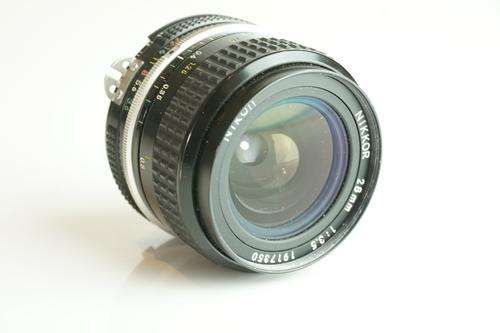 Nikon Nikkor Wide angle 28mm F3.5 Lens **Fantastic Nikon Lens in good condition**