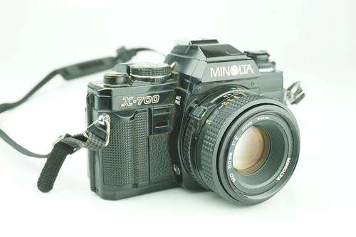 Black Minolta X 700 SLR and Minolta 50mm F2 lens **Fully Functional, Good condition**