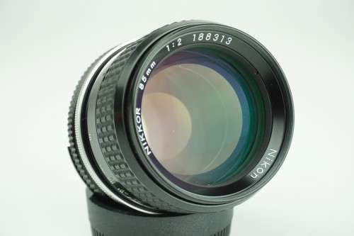 Nikon Nikkor 85mm f/2 AIS lens **Fantastic Nikon Portrait lens in Mint Condition