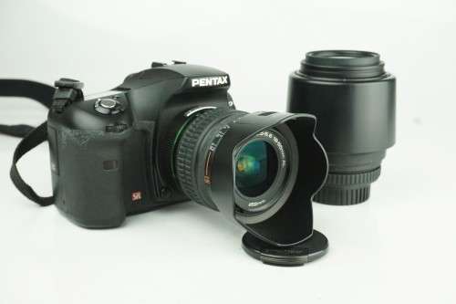 Pentax K10D SLR kit with 18-55mm and 70-200mm lenses **Brilliant Camera in fantatsic condition**