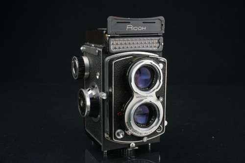 Ricoh Diacord L TLR Medium Format 6x6 Camera with built in Light Meter **Fantastic Condition**