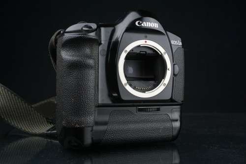 Canon EOS 1n HS 35mm Film SLR camera with BP-E1 Power Winder **Pro 35mm SLR in Great Condition**