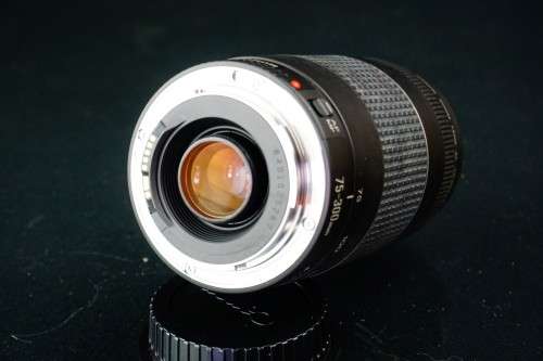 Canon EF 75-300mm 4-5.6 Mark iii Telephoto Zoom Lens **Excellent Condition**