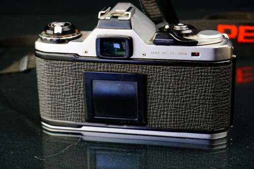Cult Classic Asahi Pentax ME 35mm SLR with SMC Pentax 50mm F2 lens **Great Condition**