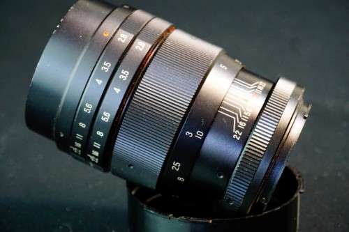 Tele Vivitar 135mm F2.8 Preset Aperture Lens in Canon FD Mount  **Great Condition**