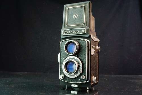Yashica A 120 Film TLR Camera with Yashikor 80mm F3.5 lens  **Great Condition **