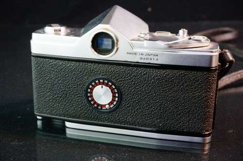 **Rare** Konica Auto Reflex P Half Frame 35mm SLR Camera with Konica AR 50mm F1.7 Lens