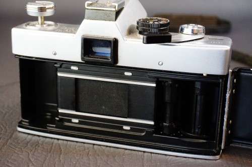 Minolta SRT 101 35mm SLR Camera with a Rare W Komura 28mm F3.5 Lens  **Excellent Condition**