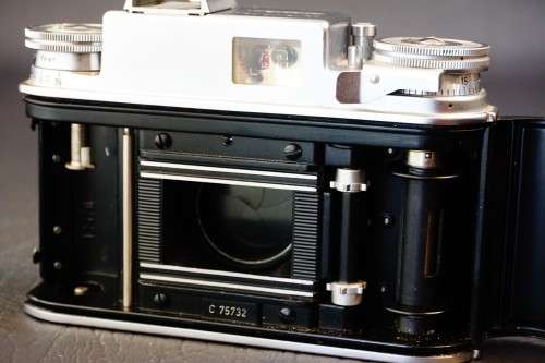 Voigtlander Prominent II 35mm Rangefinder Camera with a Ultron 50mm F2 Lens  **Excellent Condition**