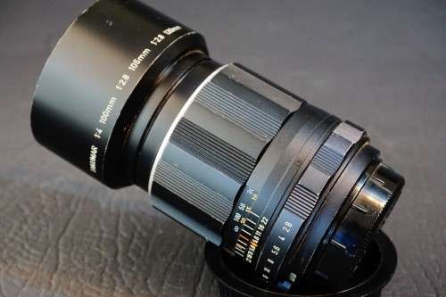 Asahi Super Multi Coated Pentax 105mm F2.8 Lens in Pentax M42 Screw Mount  **Excellent Condition**