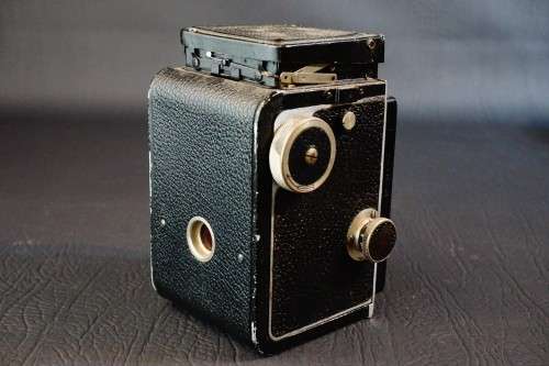 Rolleiflex 6x6 TLR 120 Medium Format Film Camera **Spares/Repair or Display**