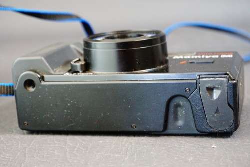 Mamiya M Autofocus 35mm Point and Shoot Camera with Sekor 38mm F2.8 Lens  **Good Condition**