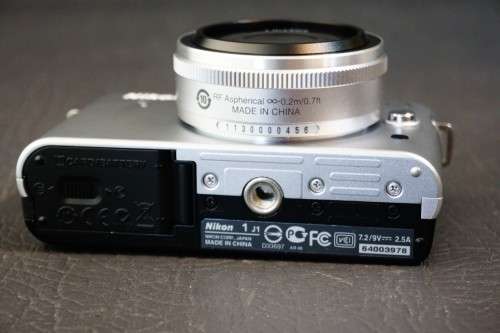 Nikon 1 J1 Digital Camera System with Nikkor 10mm Lens, Complete with Box  **Excellent Condition**