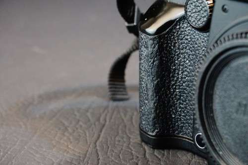 Nikon DF 16.2MP FX Full Frame Digital SLR Camera Body Black **Great Condition**