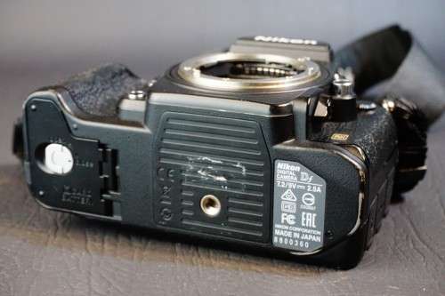Nikon DF 16.2MP FX Full Frame Digital SLR Camera Body Black **Great Condition**