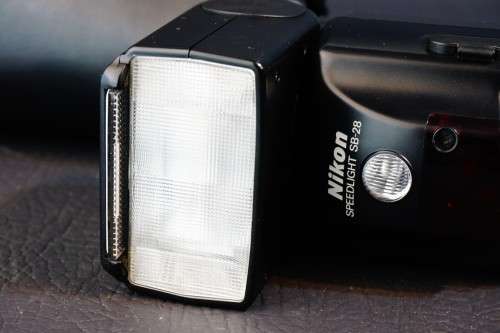 Nikon SB-28 Speedlight Flash - SB28 Flash light for Nikon DSLR Cameras  **Excellent Condition**