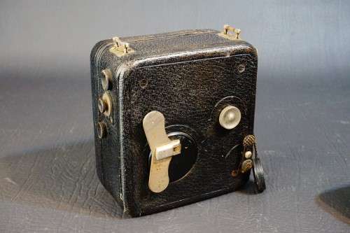 Pathe Motocamera 9.5 mm Movie Camera with Zeiss Triotar 20mm F2.9 Lens **Good Condition**