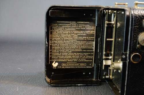Pathe Motocamera 9.5 mm Movie Camera with Zeiss Triotar 20mm F2.9 Lens **Good Condition**