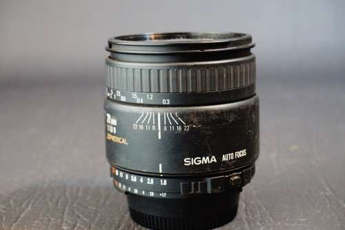 Sigma High Speed Wide 28mm F1.8 Aspherical II Lens in Nikon AF Mount  **Great Condition**