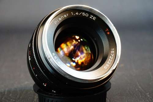 Carl Zeiss Planar T* 50mm F1.4 ZE Lens in Canon EF Mount  **Great Condition**