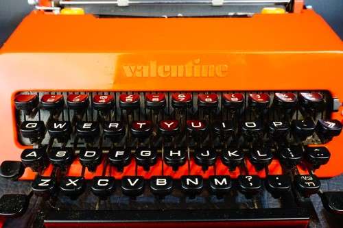 Olivetti Valentine Portable Red Typewriter with Carry Case by Ettore Sottsas **Excellent Condition**
