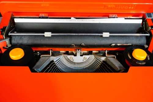 Olivetti Valentine Portable Red Typewriter with Carry Case by Ettore Sottsas **Excellent Condition**