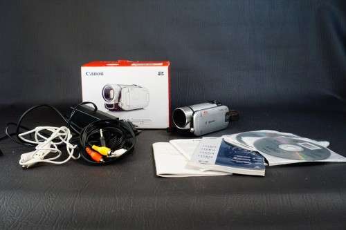 Canon Legria FS200 Handheld Camcorder Digital Video Camera 41 x Zoom **Great Condition**